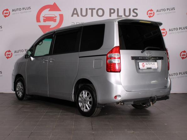 Toyota Noah II (R70) с пробегом 2010 года, цена 1 030 000 рублей, 374500 км, минивэн, Автокод Объявления