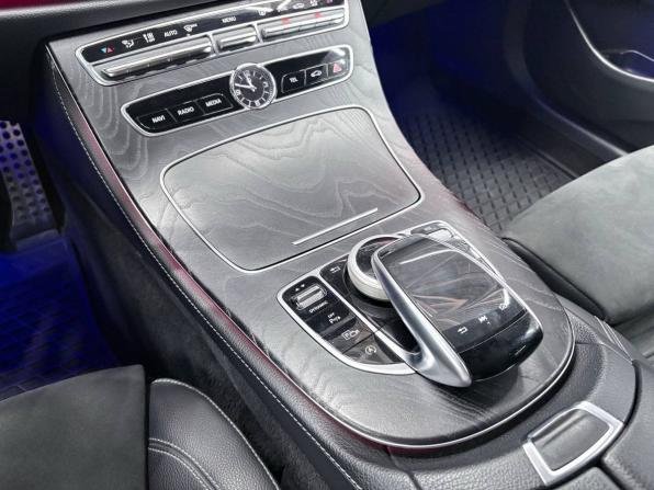 Mercedes-Benz E-Класс V (W213 S213 C238) Рестайлинг с пробегом 2020 года, цена 3 849 900 рублей, 141537 км, седан, Автокод Объявления