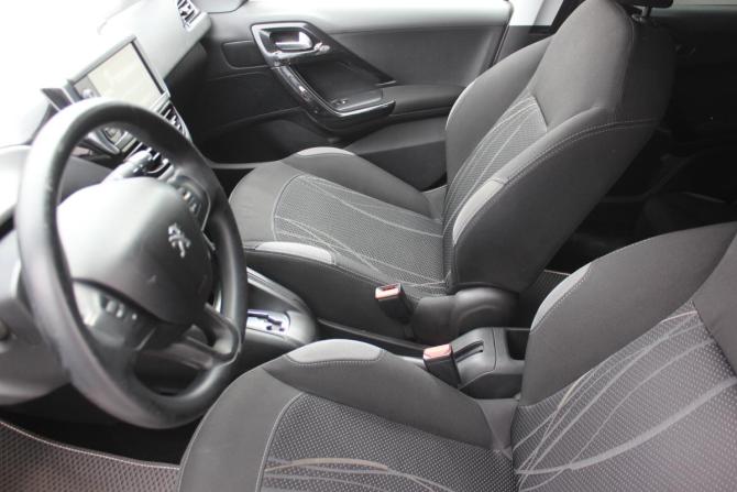 Peugeot 208 I с пробегом 2013 года, цена 665 000 рублей, 134512 км, хэтчбек, Автокод Объявления