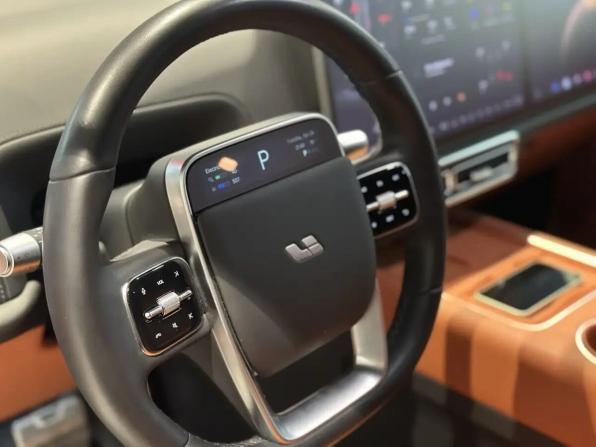 Li Auto (Lixiang) L7 I с пробегом 2024 года, цена 6 490 000 рублей, 30300 км, внедорожник, Автокод Объявления