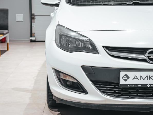 Opel Astra J Рестайлинг с пробегом 2013 года, цена 637 899 рублей, 217293 км, седан, Автокод Объявления