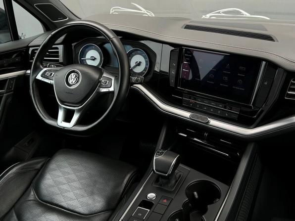 Volkswagen Touareg III с пробегом 2019 года, цена 3 109 700 рублей, 341364 км, внедорожник, Автокод Объявления