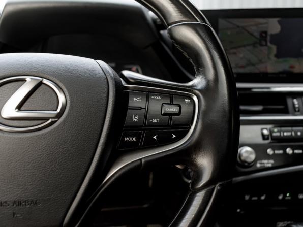 Lexus ES VII с пробегом 2021 года, цена 3 490 000 рублей, 68958 км, седан, Автокод Объявления