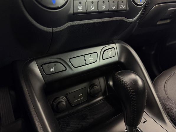 Hyundai ix35 I Рестайлинг с пробегом 2015 года, цена 1 500 000 рублей, 163436 км, внедорожник, Автокод Объявления