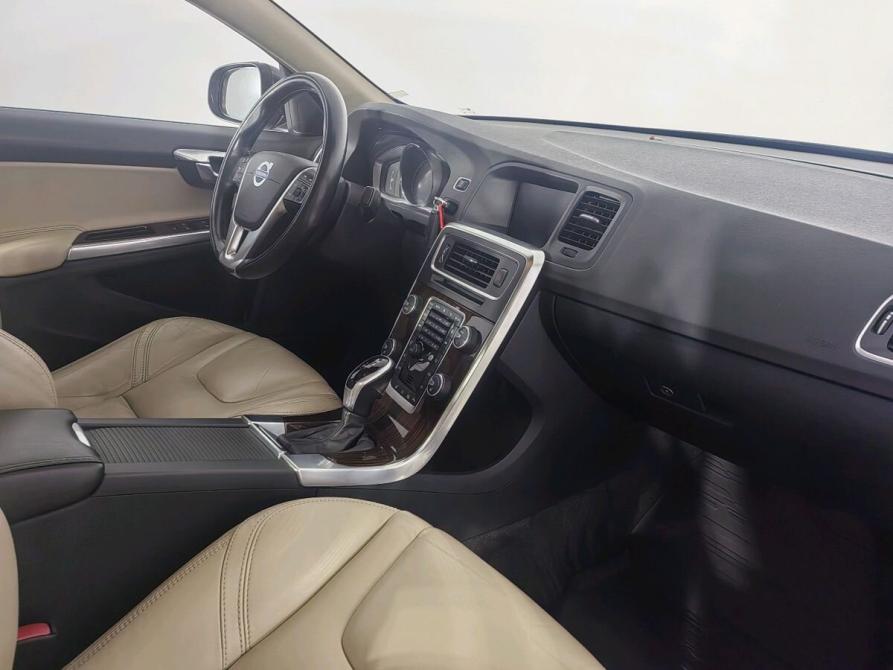 Volvo S60 II Рестайлинг Санкт-Петербург  - изображение 16