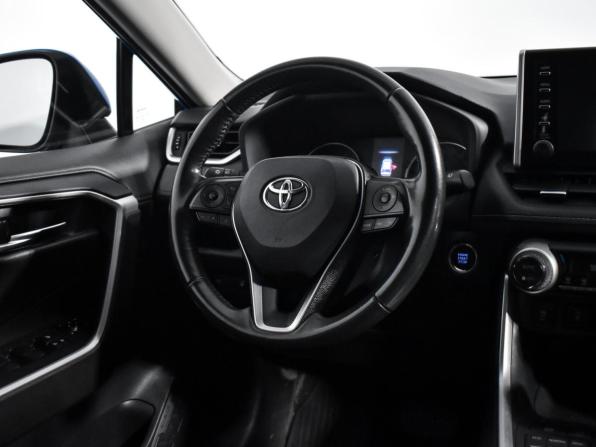 Toyota RAV4 V (XA50) с пробегом 2021 года, цена 3 060 000 рублей, 93967 км, внедорожник, Автокод Объявления