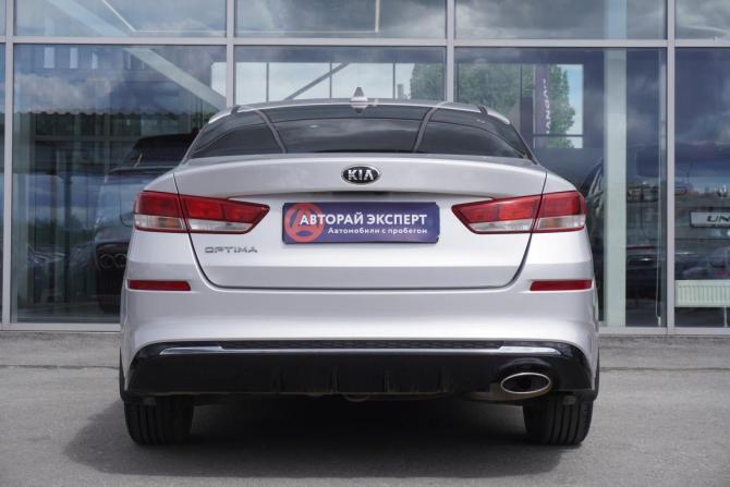 Kia Optima IV Рестайлинг с пробегом 2018 года, цена 1 567 000 рублей, 172000 км, седан, Автокод Объявления