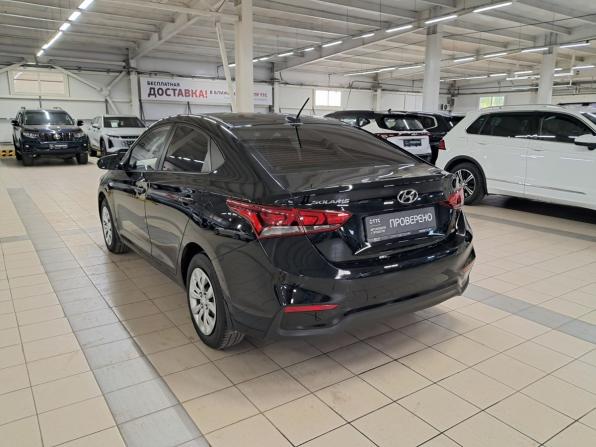 Hyundai Solaris II с пробегом 2017 года, цена 900 000 рублей, 239885 км, седан, Автокод Объявления