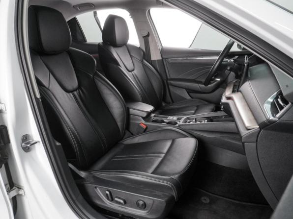 Skoda Octavia IV (A8) с пробегом 2023 года, цена 2 299 000 рублей, 130457 км, лифтбек, Автокод Объявления
