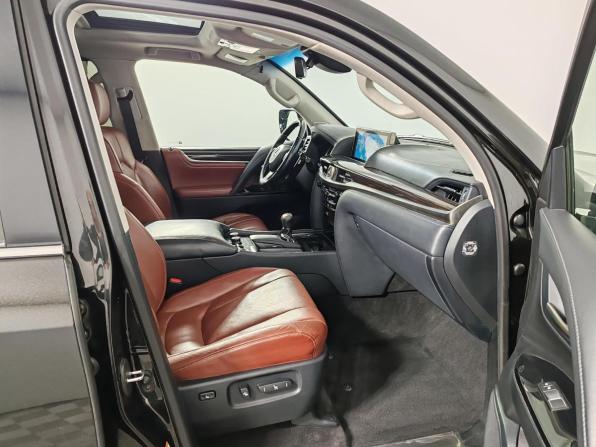 Lexus LX III Рестайлинг 2 с пробегом 2019 года, цена 6 999 000 рублей, 299995 км, внедорожник, Автокод Объявления