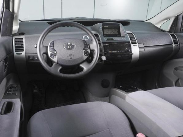Toyota Prius II Рестайлинг (XW20) с пробегом 2008 года, цена 695 000 рублей, 266165 км, лифтбек, Автокод Объявления