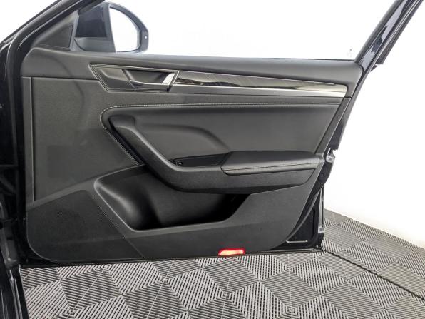Skoda Superb III Рестайлинг с пробегом 2024 года, цена 3 420 000 рублей, 82225 км, лифтбек, Автокод Объявления