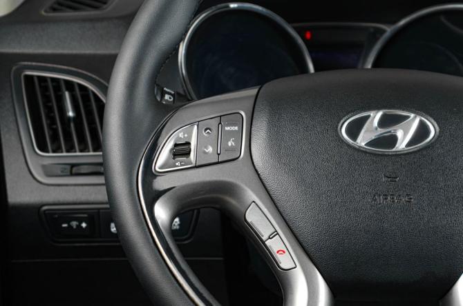 Hyundai ix35 I с пробегом 2013 года, цена 1 359 000 рублей, 208000 км, внедорожник, Автокод Объявления