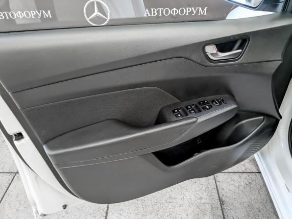 Hyundai Solaris II Рестайлинг с пробегом 2022 года, цена 1 660 000 рублей, 81240 км, седан, Автокод Объявления