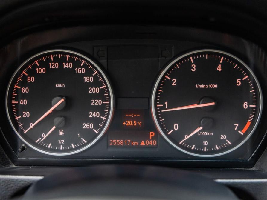 BMW 3 серии V (E90/E91/E92/E93) Рестайлинг Волгоград  - изображение 9