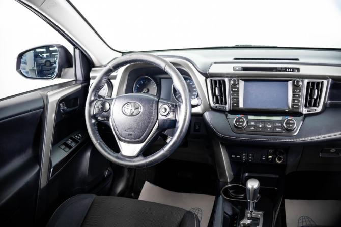 Toyota RAV4 IV (XA40) Рестайлинг с пробегом 2017 года, цена 2 159 000 рублей, 210000 км, внедорожник, Автокод Объявления