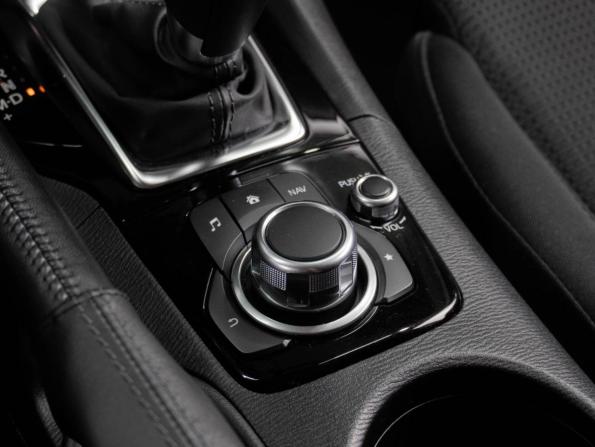 Mazda 3 III (BM) Рестайлинг с пробегом 2018 года, цена 1 670 000 рублей, 55597 км, седан, Автокод Объявления