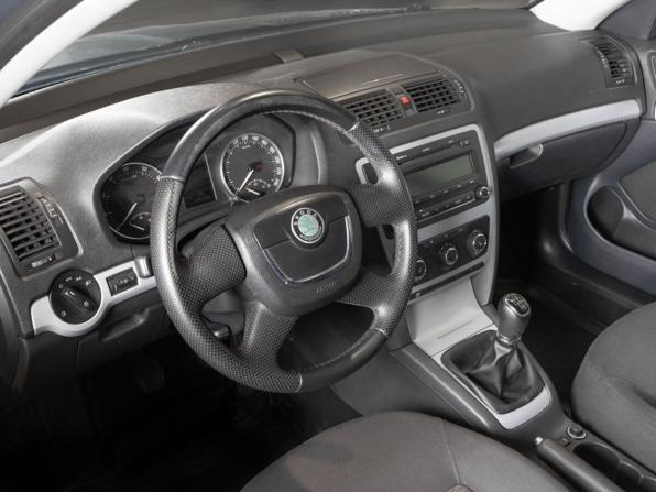 Skoda Octavia II (A5) Рестайлинг с пробегом 2010 года, цена 720 000 рублей, 298389 км, лифтбек, Автокод Объявления