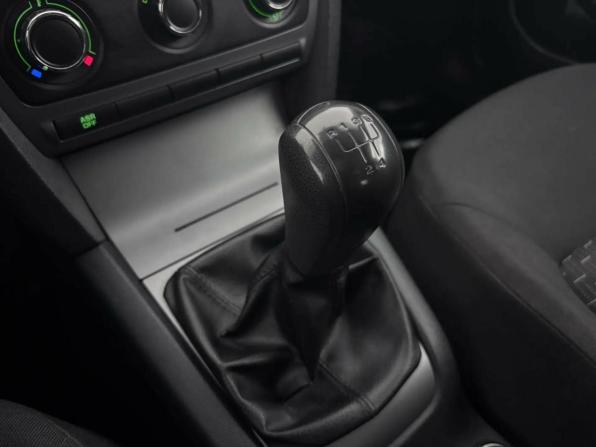 Skoda Octavia II (A5) Рестайлинг с пробегом 2013 года, цена 810 000 рублей, 128354 км, лифтбек, Автокод Объявления