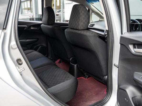 Honda Fit III с пробегом 2015 года, цена 940 000 рублей, 130675 км, хэтчбек, Автокод Объявления