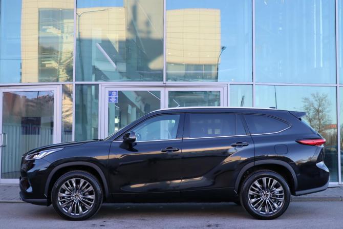 Toyota Highlander IV (XU70) с пробегом 2025 года, цена 5 990 000 рублей, 35 км, внедорожник, Автокод Объявления