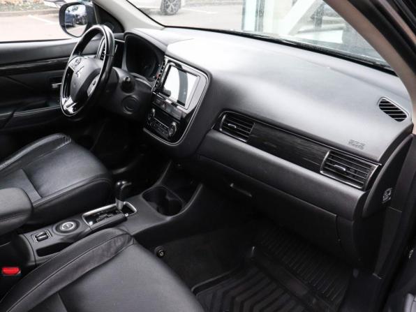 Mitsubishi Outlander III Рестайлинг 2 с пробегом 2016 года, цена 1 770 000 рублей, 170927 км, внедорожник, Автокод Объявления