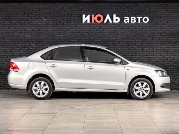 Volkswagen Polo V с пробегом 2013 года, цена 830 000 рублей, 156837 км, седан, Автокод Объявления