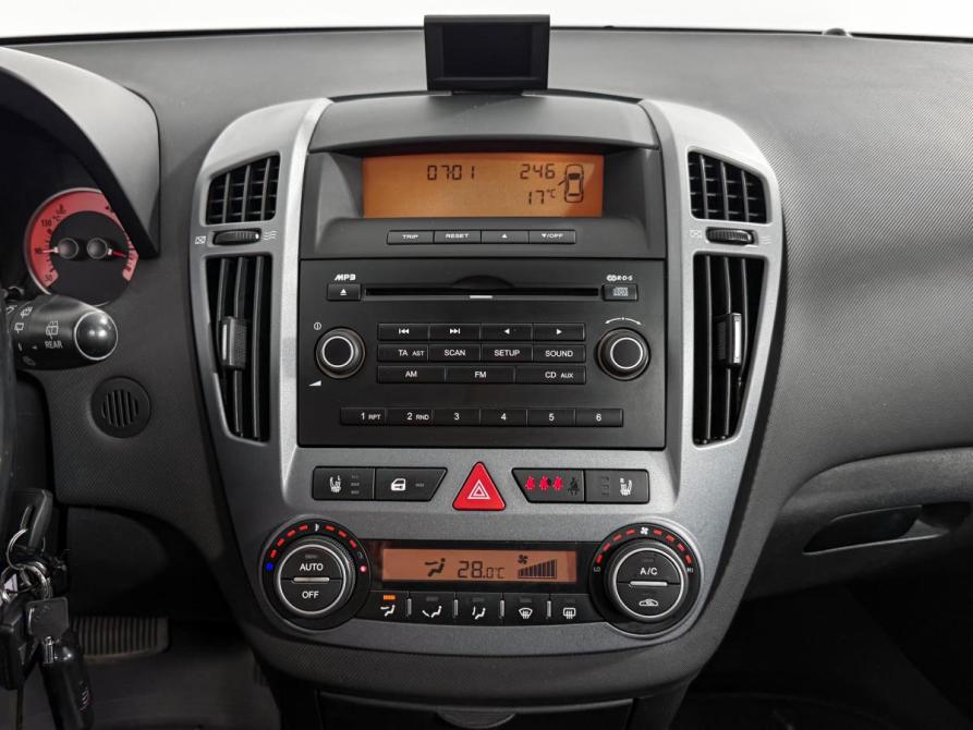 Kia Ceed I Санкт-Петербург  - изображение 17