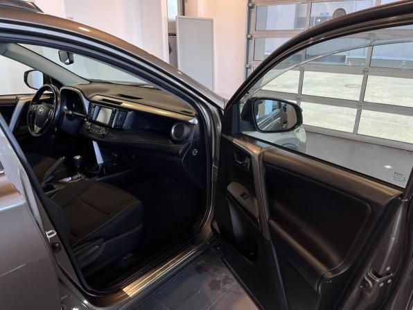 Toyota RAV4 IV (XA40) Рестайлинг с пробегом 2018 года, цена 2 732 500 рублей, 176164 км, внедорожник, Автокод Объявления