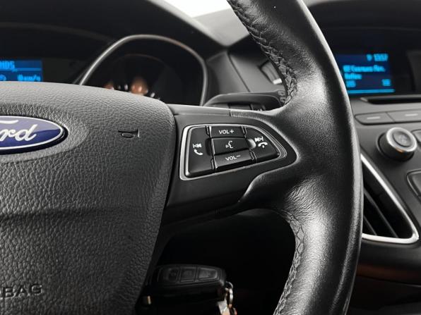 Ford Focus III Рестайлинг с пробегом 2017 года, цена 1 075 000 рублей, 121311 км, хэтчбек, Автокод Объявления