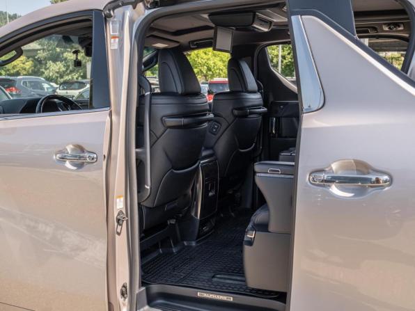 Toyota Alphard III Рестайлинг с пробегом 2019 года, цена 5 650 000 рублей, 142705 км, минивэн, Автокод Объявления
