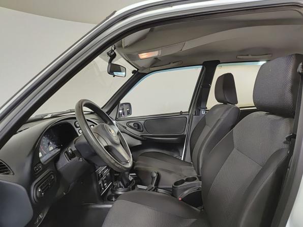 Chevrolet Niva I Рестайлинг с пробегом 2015 года, цена 675 000 рублей, 71015 км, внедорожник, Автокод Объявления