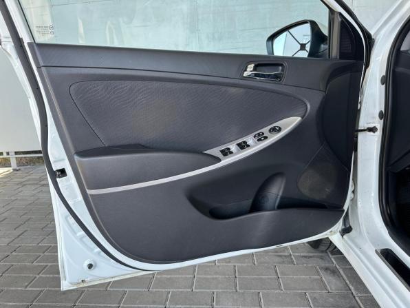 Hyundai Solaris I с пробегом 2013 года, цена 830 000 рублей, 158300 км, седан, Автокод Объявления