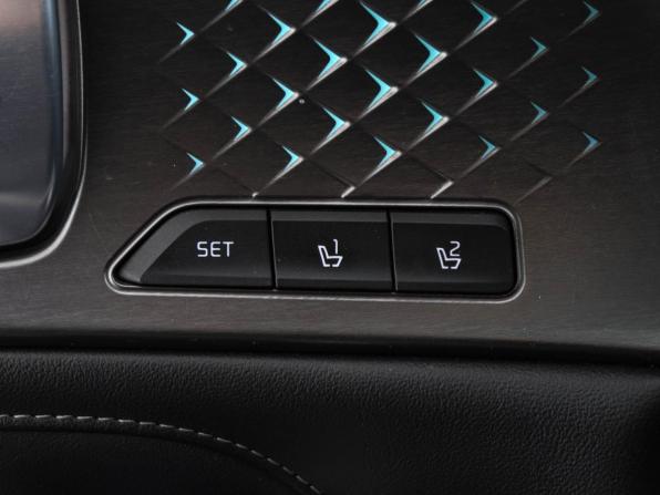 Kia Sorento IV с пробегом 2020 года, цена 3 500 000 рублей, 48313 км, внедорожник, Автокод Объявления