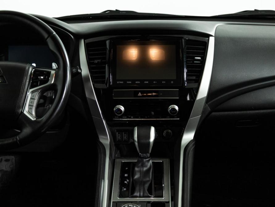 Mitsubishi Montero Sport III Рестайлинг Санкт-Петербург  - изображение 23
