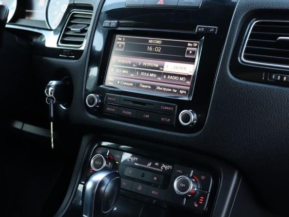 Volkswagen Touareg II с пробегом 2012 года, цена 1 800 000 рублей, 222205 км, внедорожник, Автокод Объявления