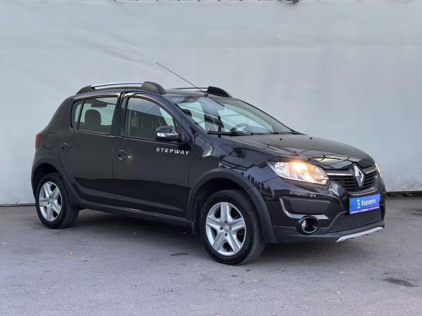 Renault Sandero II с пробегом 2015 года, цена 1 050 000 рублей, 72766 км, хэтчбек, Автокод Объявления