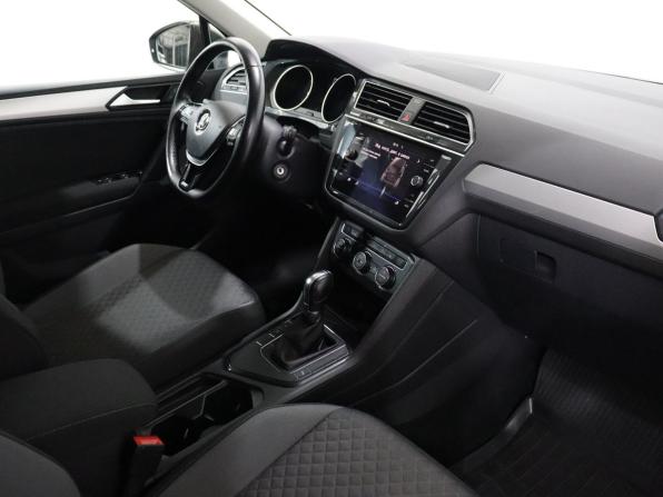 Volkswagen Tiguan II с пробегом 2019 года, цена 2 219 000 рублей, 121460 км, внедорожник, Автокод Объявления