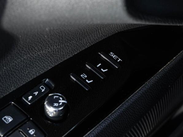 Toyota Camry VIII (XV70) с пробегом 2019 года, цена 2 990 000 рублей, 128735 км, седан, Автокод Объявления