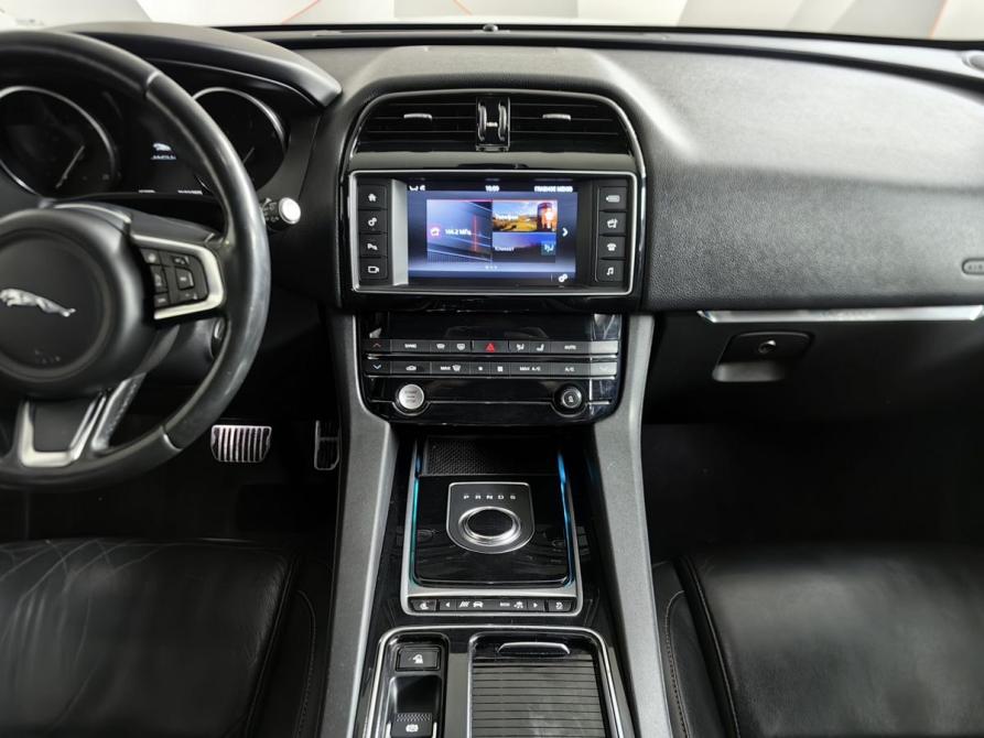 Jaguar F-Pace I Москва  - изображение 15
