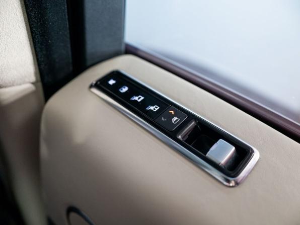 Land Rover Range Rover IV Рестайлинг с пробегом 2018 года, цена 6 215 000 рублей, 158828 км, внедорожник, Автокод Объявления