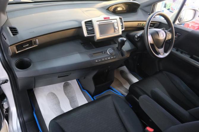 Honda Freed I Рестайлинг с пробегом 2012 года, цена 1 079 000 рублей, 198000 км, компактвэн, Автокод Объявления