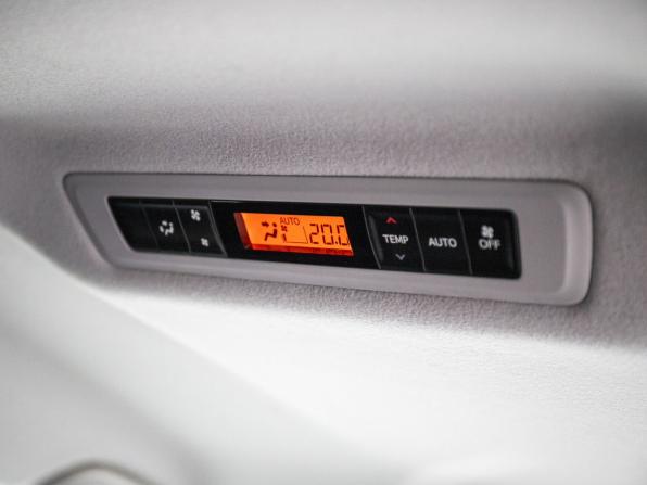 Toyota Voxy III (R80) с пробегом 2014 года, цена 1 899 500 рублей, 103709 км, минивэн, Автокод Объявления