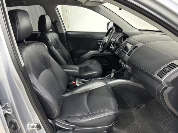 Mitsubishi Outlander II Рестайлинг с пробегом 2010 года, цена 1 180 000 рублей, 272288 км, внедорожник, Автокод Объявления