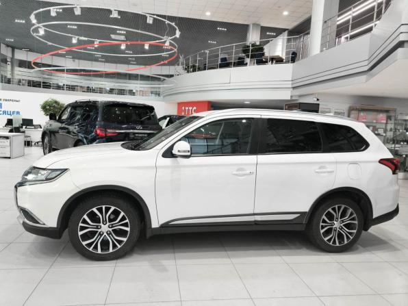 Mitsubishi Outlander III Рестайлинг 2 с пробегом 2018 года, цена 2 015 000 рублей, 128265 км, внедорожник, Автокод Объявления