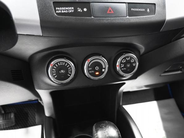 Mitsubishi Outlander II Рестайлинг с пробегом 2011 года, цена 995 000 рублей, 383295 км, внедорожник, Автокод Объявления
