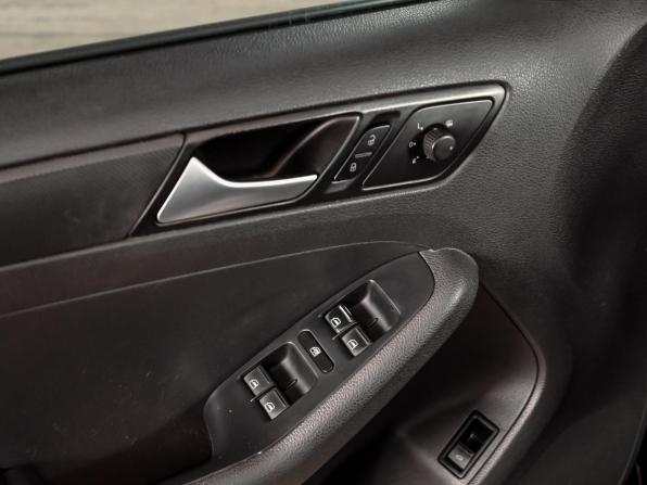 Volkswagen Jetta VI с пробегом 2014 года, цена 950 000 рублей, 197490 км, седан, Автокод Объявления