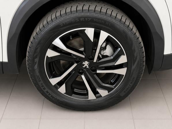 Peugeot 2008 II с пробегом 2023 года, цена 2 399 000 рублей, 18896 км, внедорожник, Автокод Объявления