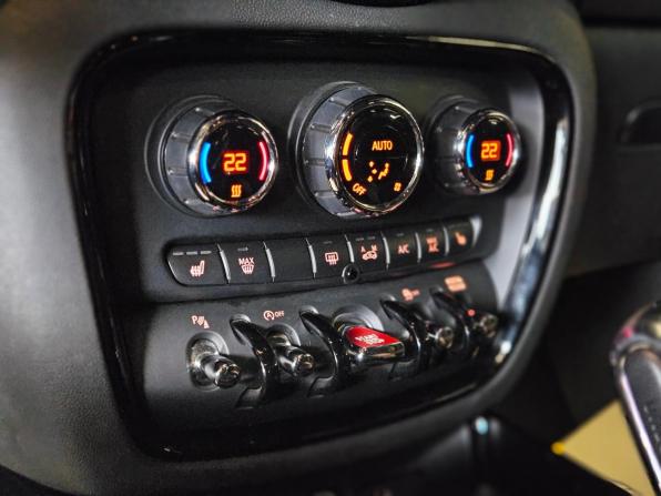 Mini Clubman II Рестайлинг с пробегом 2020 года, цена 4 050 000 рублей, 53767 км, универсал, Автокод Объявления