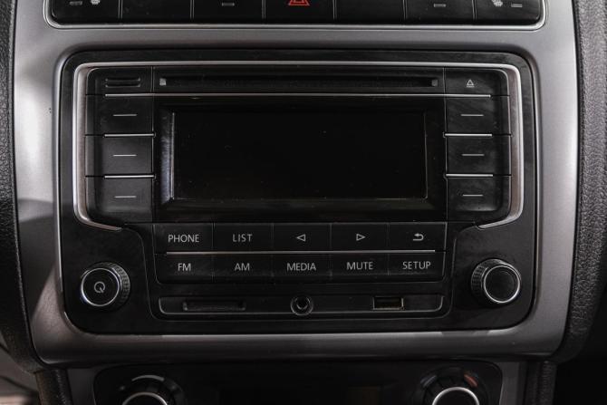 Volkswagen Polo V Рестайлинг с пробегом 2016 года, цена 1 179 000 рублей, 126800 км, седан, Автокод Объявления